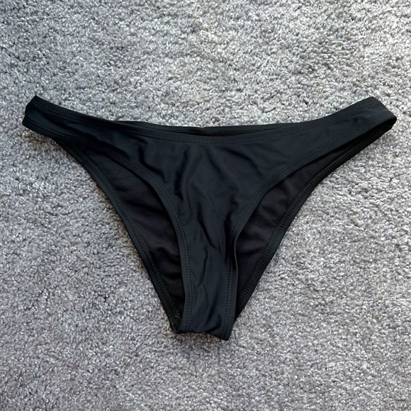 Low- Mid coverage Bikini Bottoms with booty rouching - Picture 2 of 3